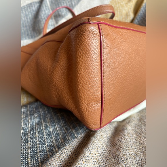 Tory Burch Rare Brown Leather Tote with Pink Accents - Picture 8 of 14